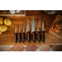 Кухонний ніж поварський Santoku Fiskars Functional Form, 16см, нержавіюча сталь, пластик, чорний